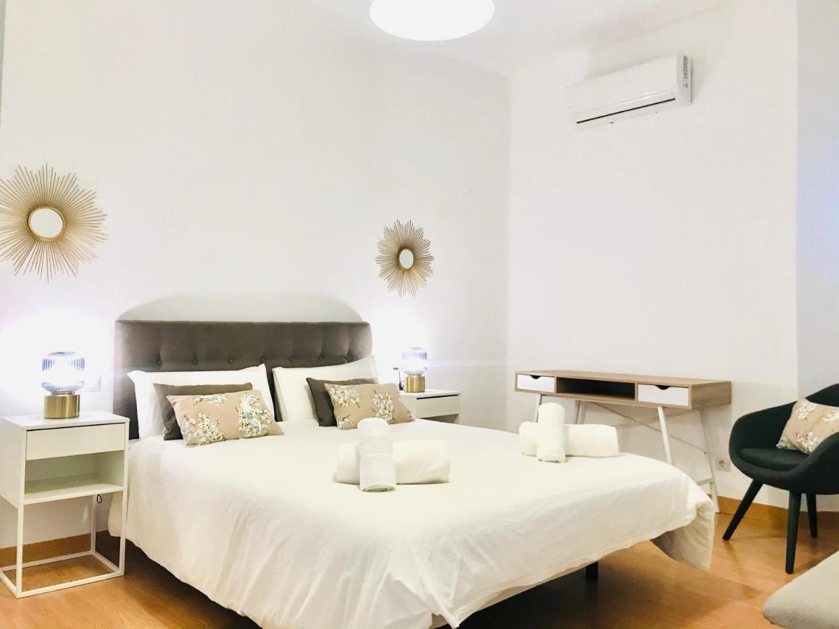 Gleaming & Well Located Apartment In Malaga Center Kültér fotó